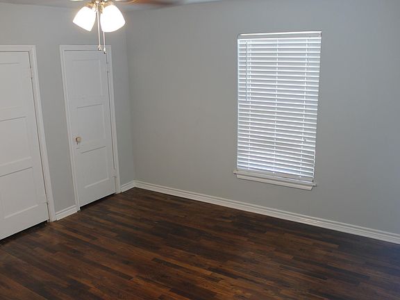 2nd image of 318 N Avenue B