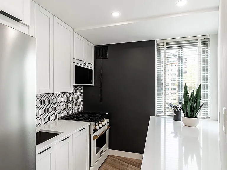 4200 Cathedral Ave NW #1005 — Photo 23