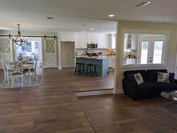 5th image of 9843 Heather Dr