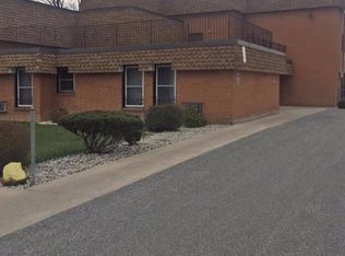 6325 Thornberry Cres #1, Windsor, ON N8T 3A3