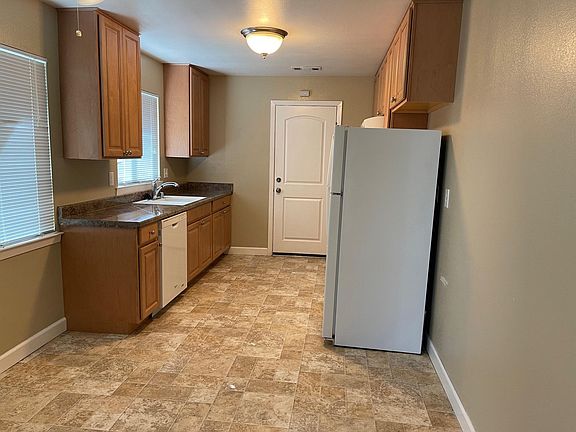 Eat-in kitchen!