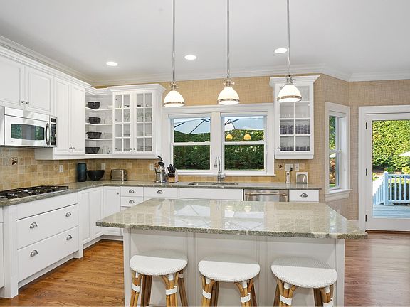 5th image of 37 Post Fields Ln