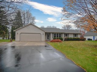 2120 Descendant Ln, Suamico, WI 54313