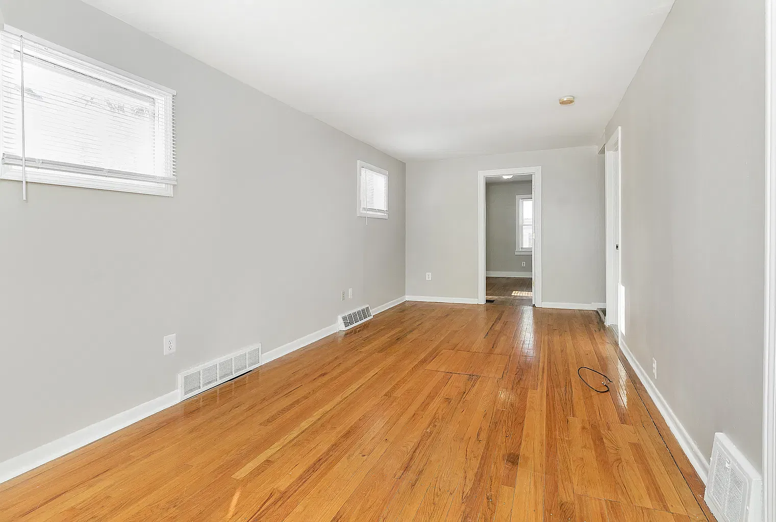 3 bed, 1169 sqft, $1,700 — Photo 2