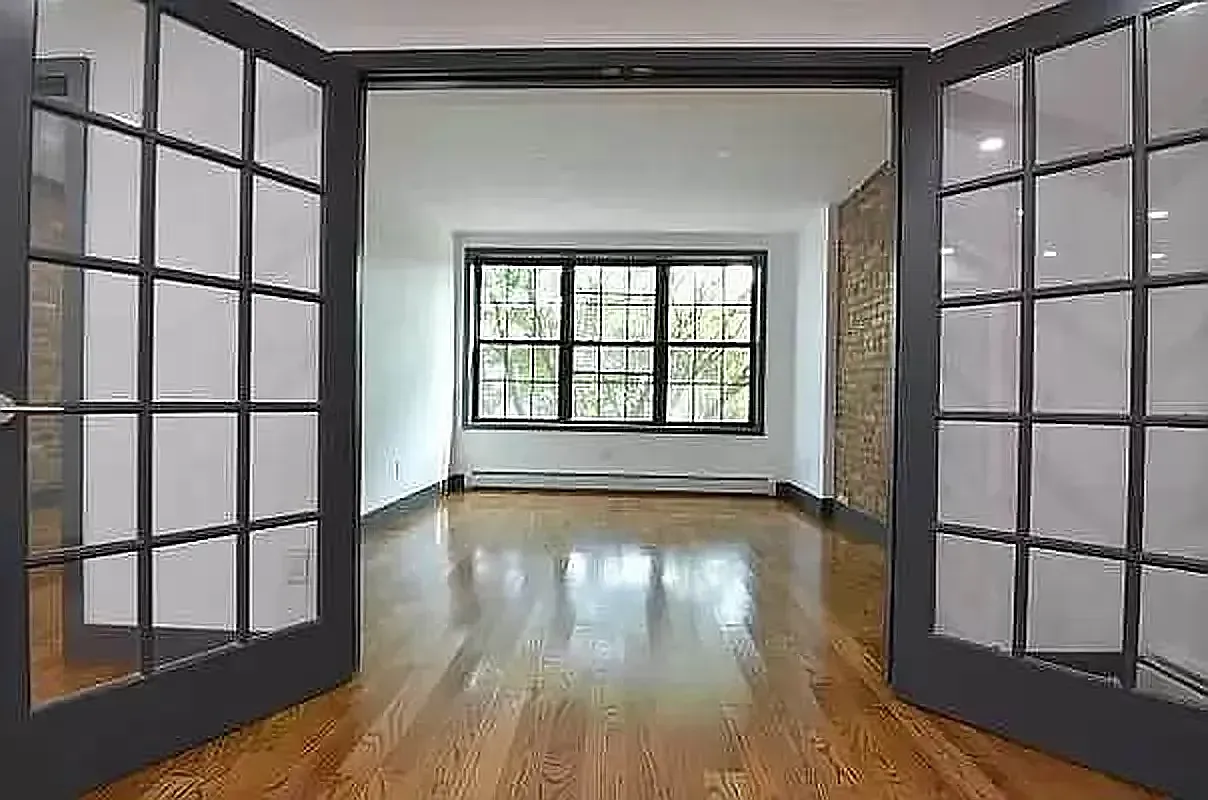1411 Herkimer Street — Photo 3