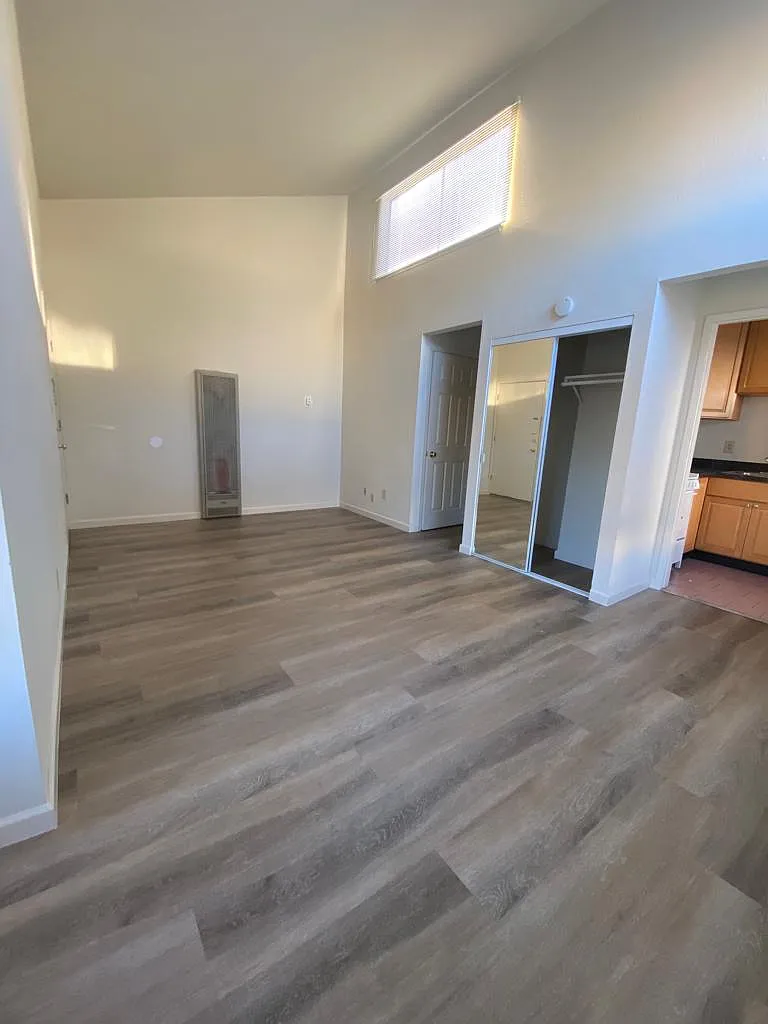 Building Photo - 2218 Haste St #2A