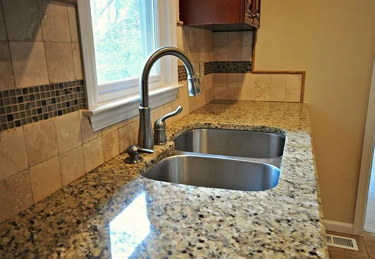 4060 Summit Dr — Photo 6
