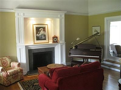3rd image of 461 Sunnyside Ave