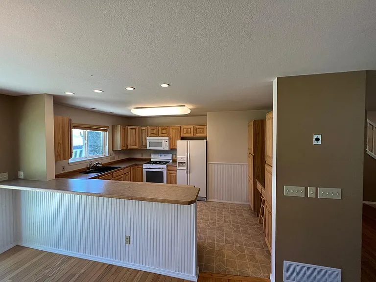 2623 Daisy Dr — Photo 6