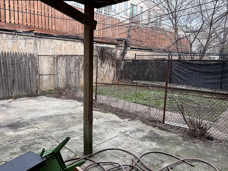 1625 Wallace St #1B — Photo 9