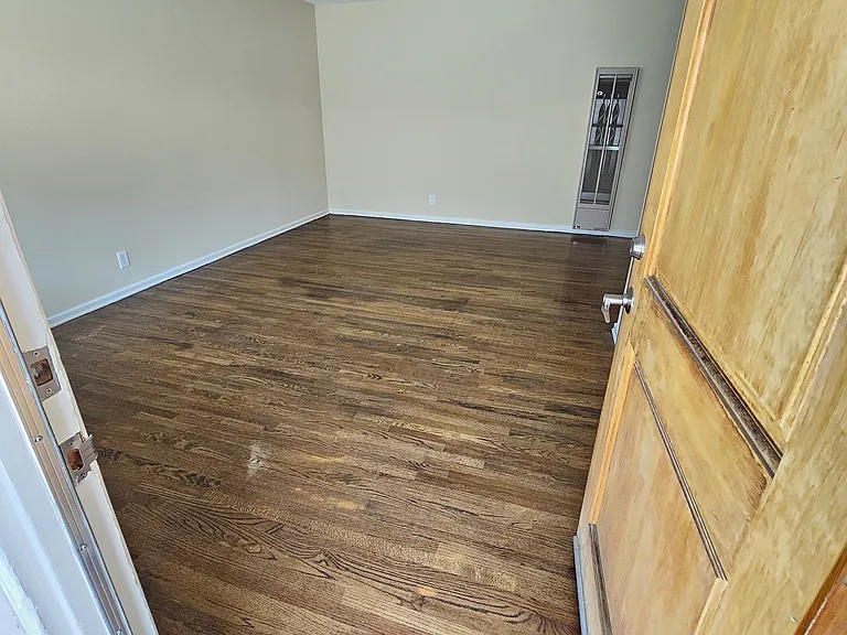 14620 Magnolia Blvd #5 — Photo 2