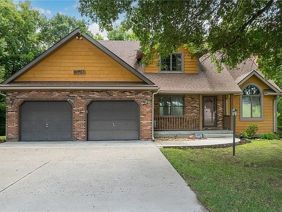 3rd image of 4 Lakes Dr