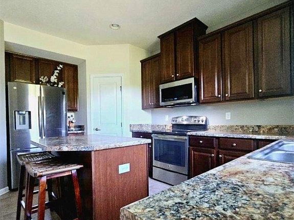 4th image of 335 Brandywine Dr