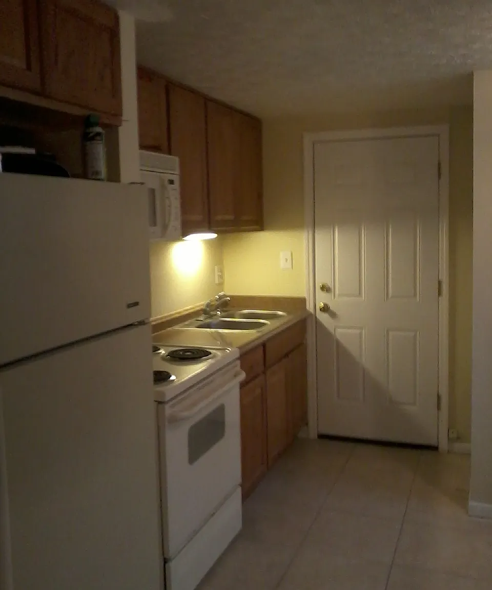 2 bed, 750 sqft, $1,300 — Photo 2