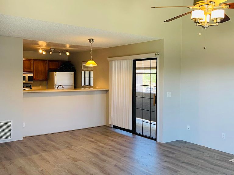 Woodglen Square II Condominium Apartments - Mesa, AZ | Zillow