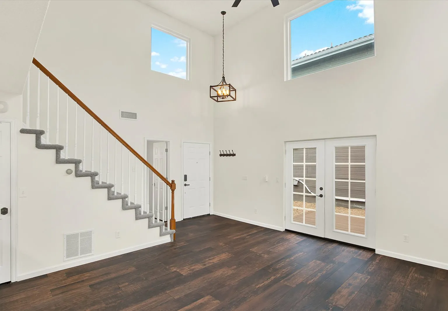 2 bed, 1143 sqft, $2,300 — Photo 1