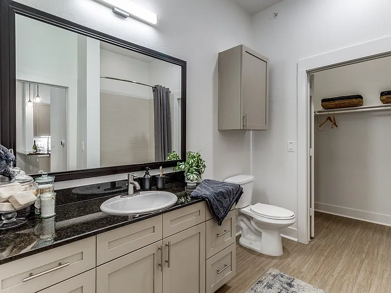 4110 Fairmount — Photo 8