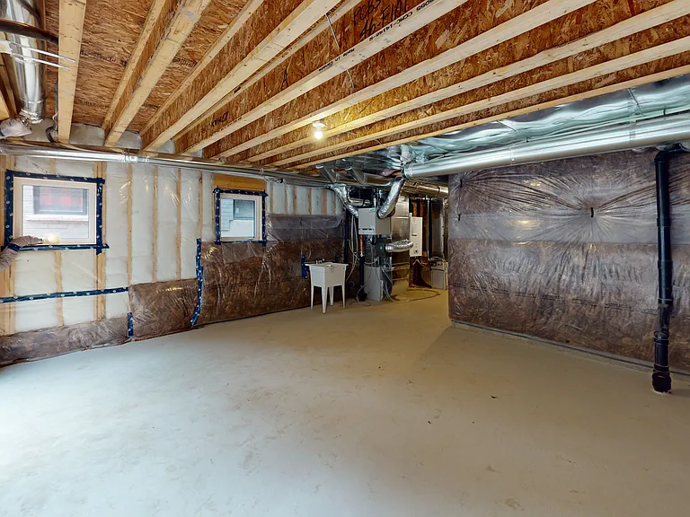 126 Blue Forest Cres — Photo 53