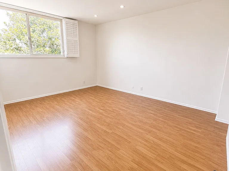 4664 Willis Ave #4 — Photo 10