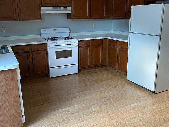 3rd image of 475 Plum Creek Ct #1