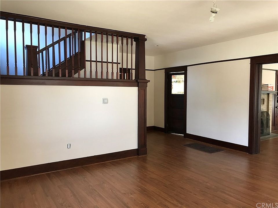1st image of 610 E Kingsley Ave