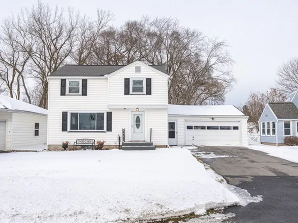 828 Hinchey Rd, Rochester, NY 14624