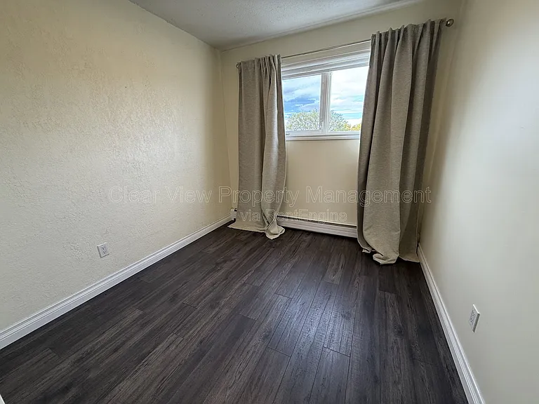 220 Mayor Magrath Dr N #5 — Photo 10