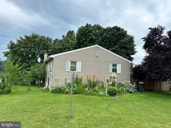 980 Horseman Dr, Auburn, PA 17922