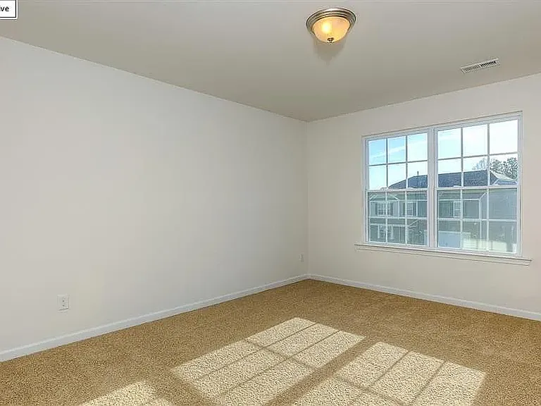 418 Grantham Ln — Photo 14