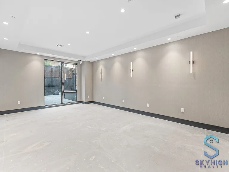 43-25 52nd St #4B — Photo 9