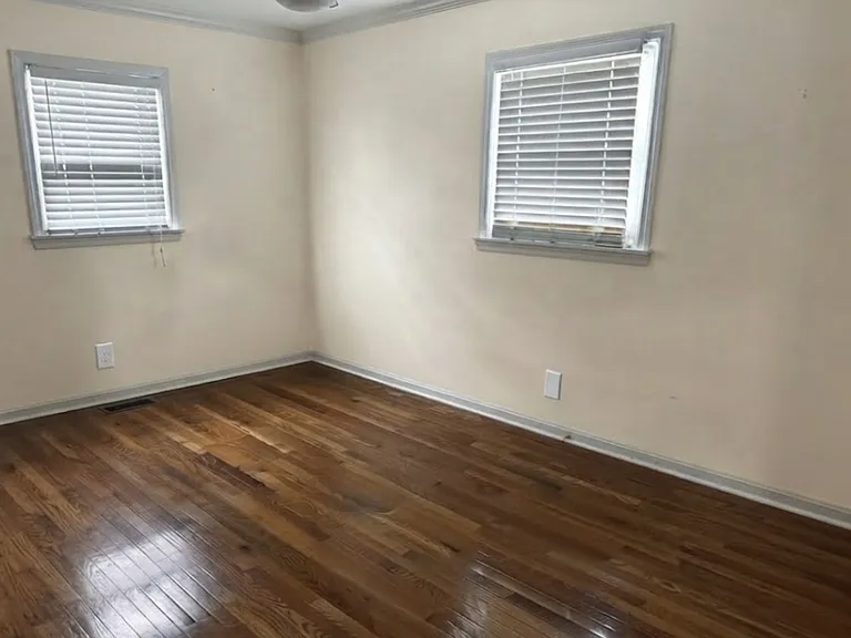106 Lyon Ave — Photo 9