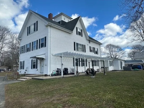 218 Main St, Acushnet, MA 02743