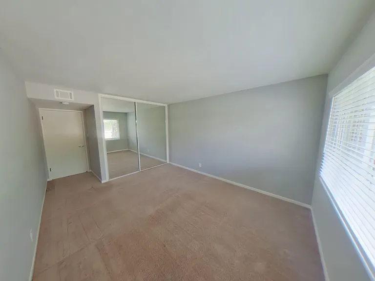 123 N El Camino — Photo 18