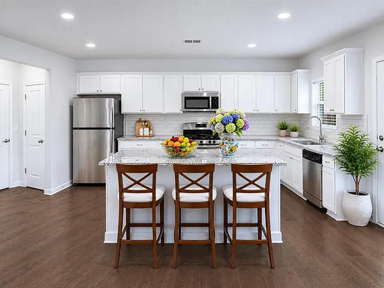 585 Summit Point — Photo 8