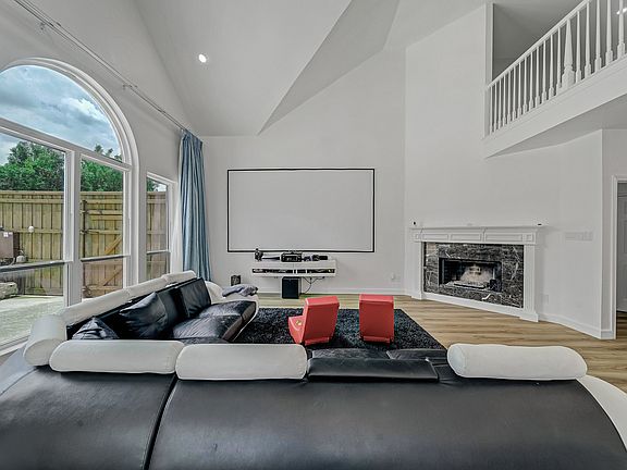 3rd image of 3608 Parkhurst Cir