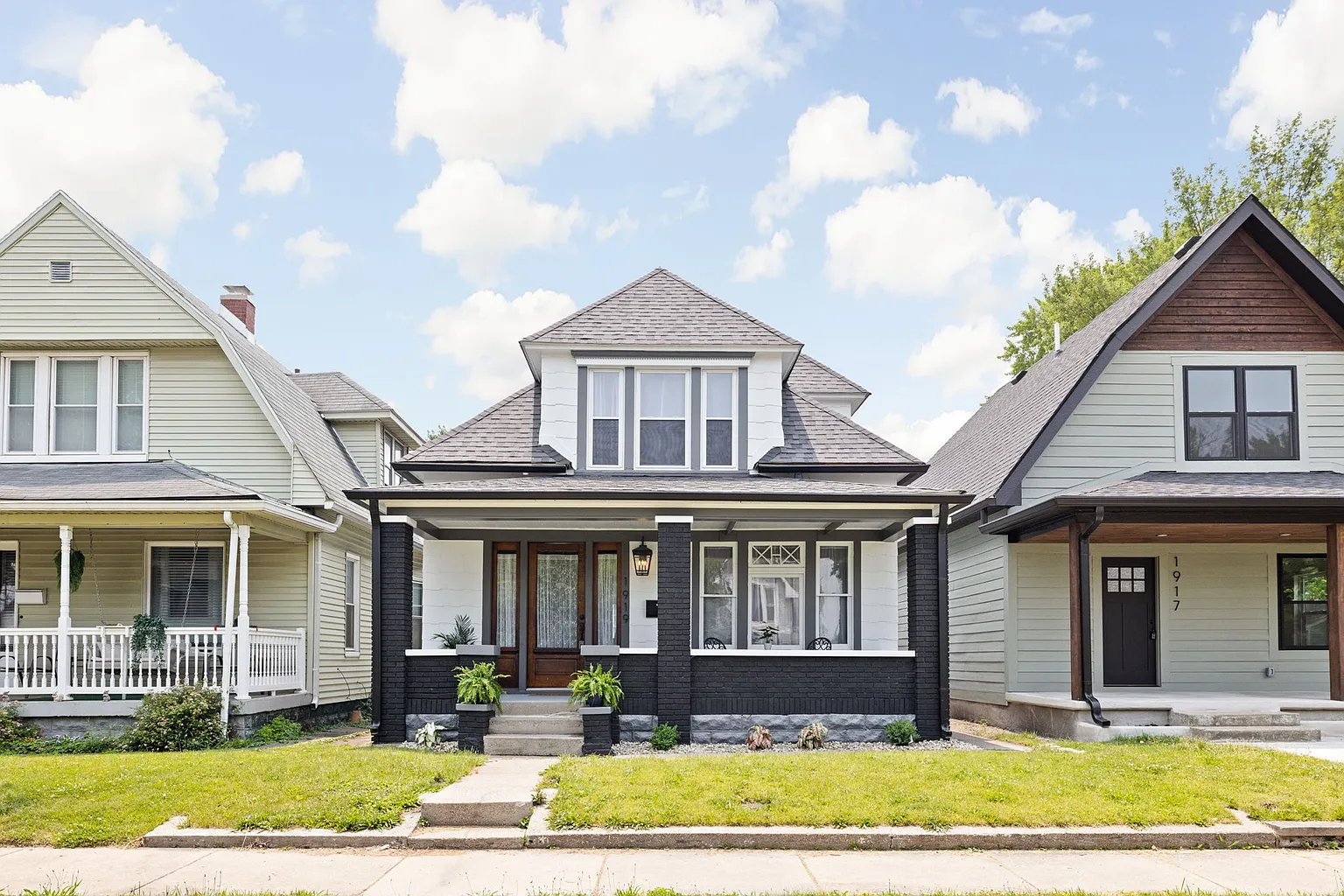 1919 Hoyt Ave photo 1