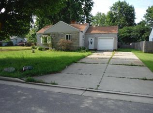7426 Lake Rd, Madison, OH 44057