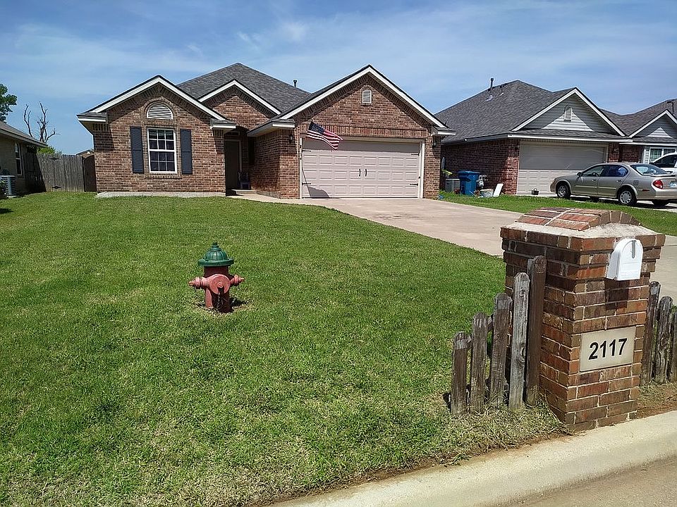 1st image of 2117 Bradford Cir