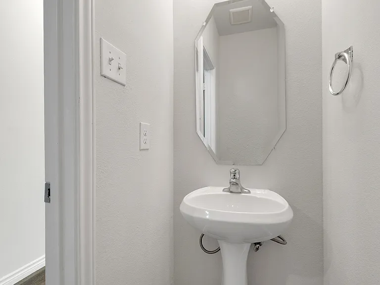 5620 Topwater Trl — Photo 8