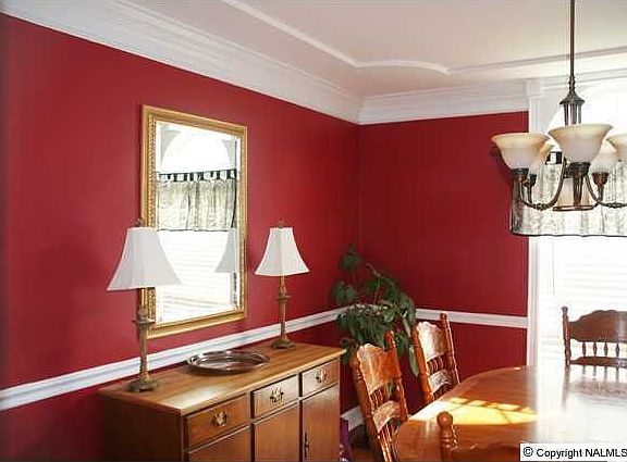 Formal Dining room features Smooth ceiling