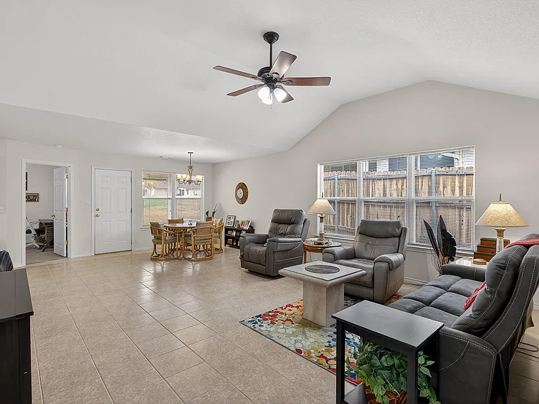 268 Braeburn Cir #B — Photo 3