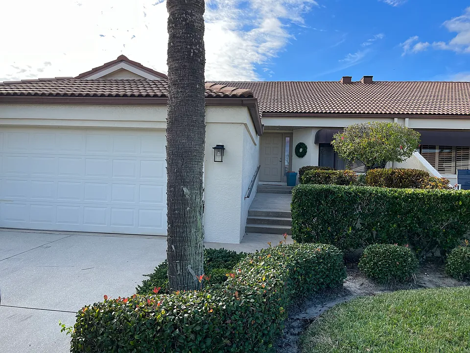 16950 Villas Sq