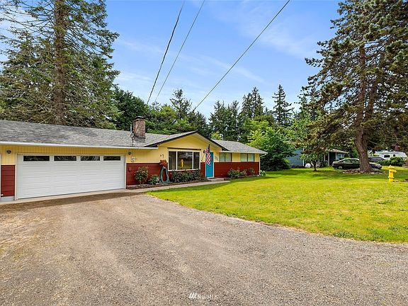 2nd image of 1423 Marlin Dr SE