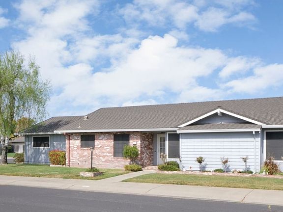 3rd image of 741 Birchwood Dr