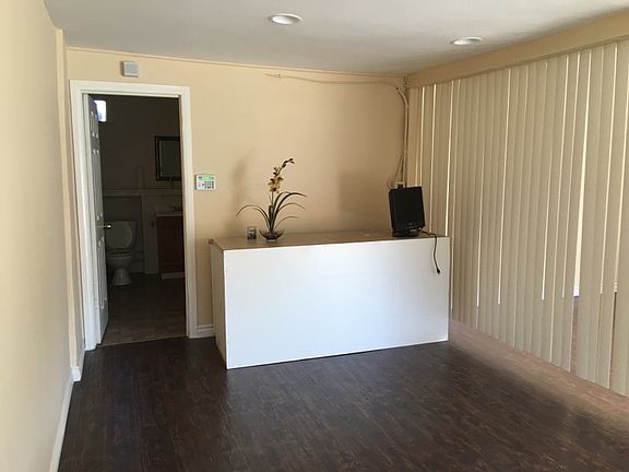 4th image of 24460 Hawthorne Blvd