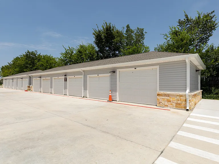 Cordova Apartments — Photo 34