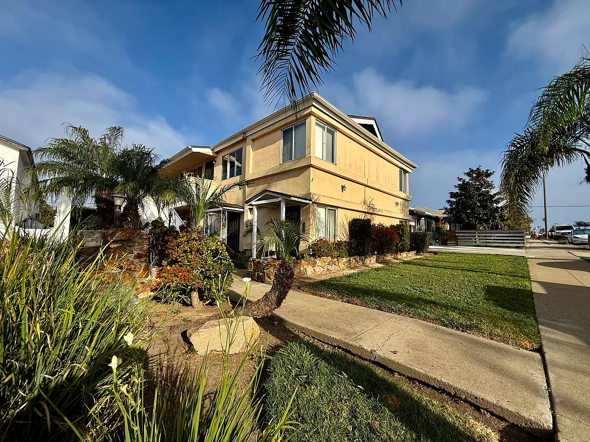 Building Photo - 3970 Idaho St #1
