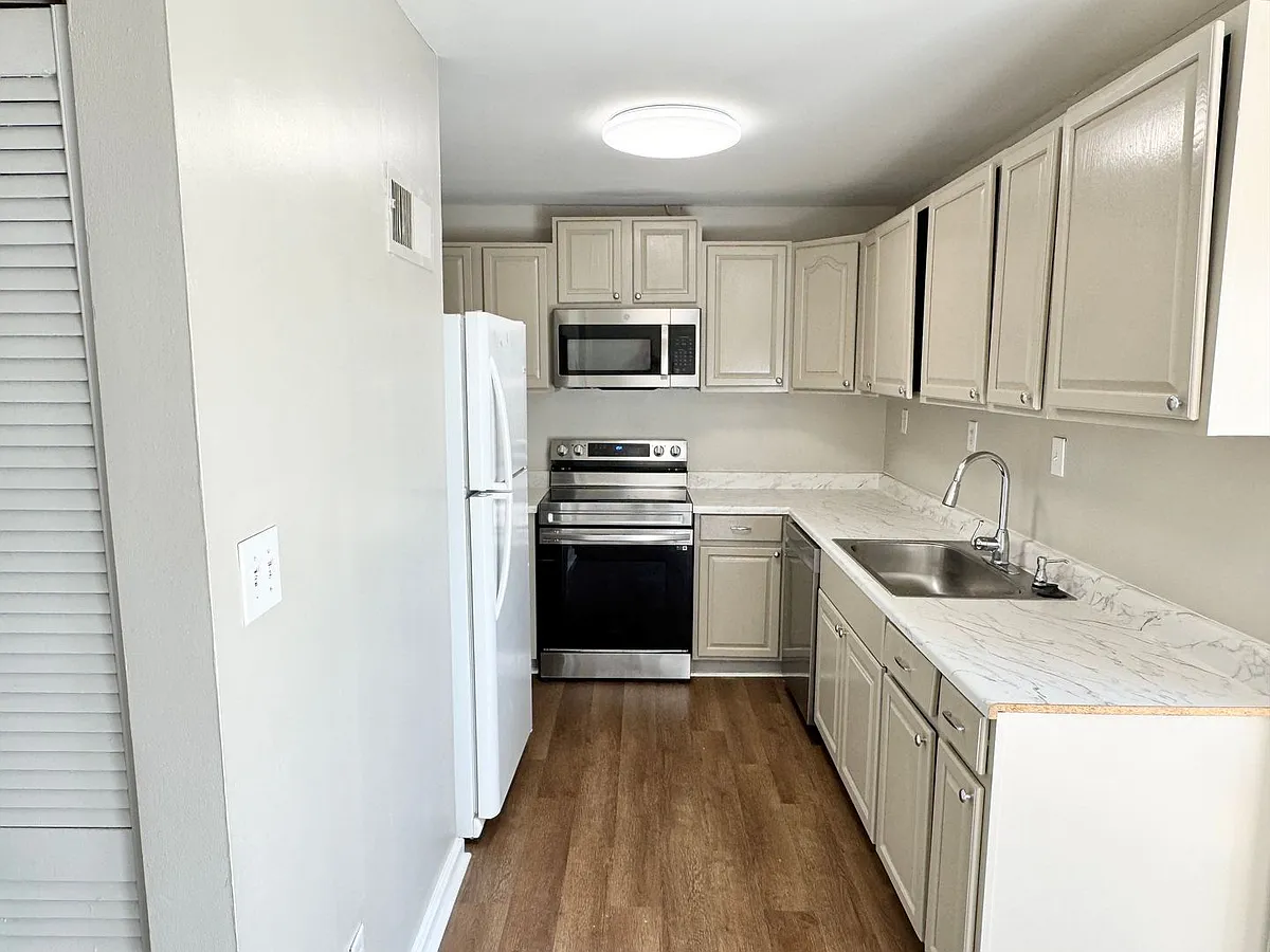 Building Photo - 134 Hickok Cir
