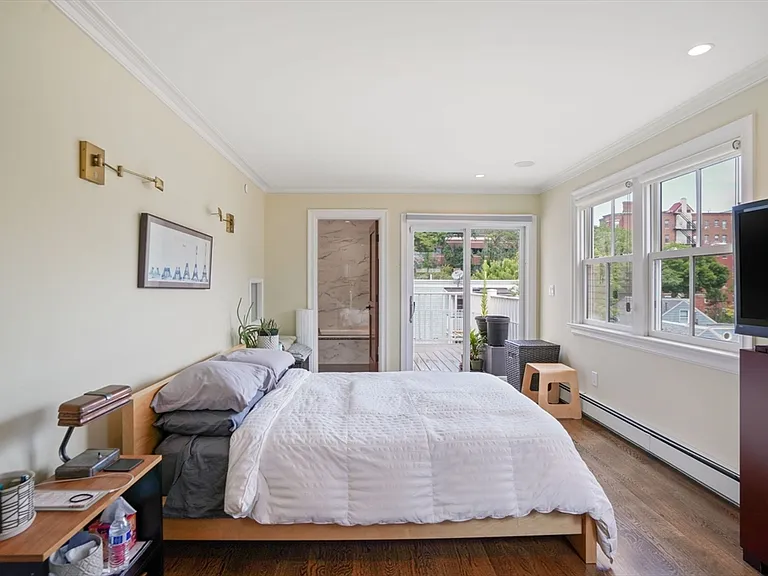 619 Franklin St #2 — Photo 18
