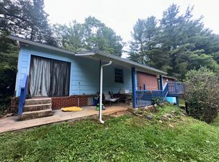 796 Piney Mountain Rd, Narrows, VA 24124